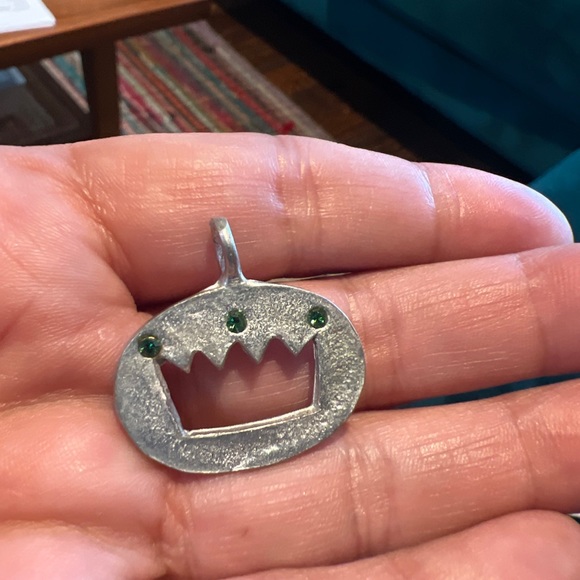 Rare 90’s Todd Oldham for DIFFA silver crown necklace pendant with rhinestones - Picture 3 of 4